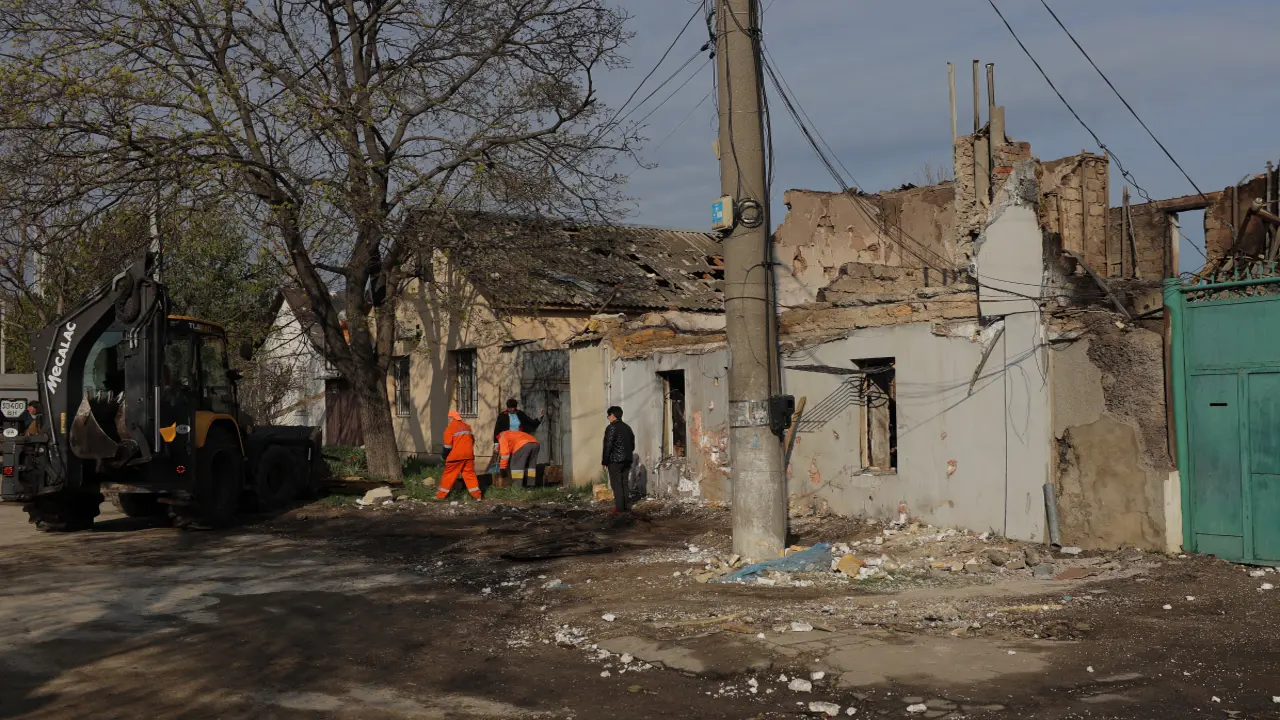 Nga - Ukraine tập kích nhau trước giờ ngừng bắn