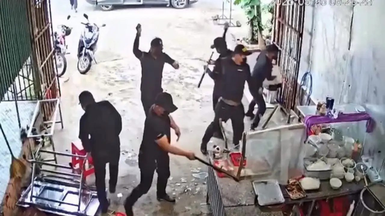 Nghiêm cấm đòi nợ bằng vũ lực, quấy rối, xúc phạm…