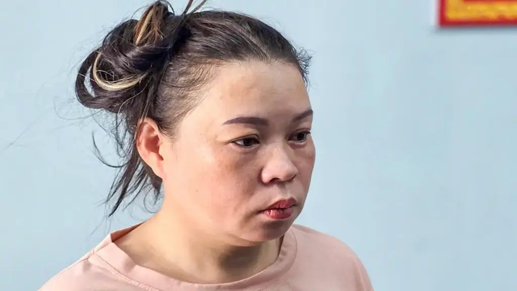 Người phụ nữ hành hung hai nhân viên gác chắn đường sắt bị bắt