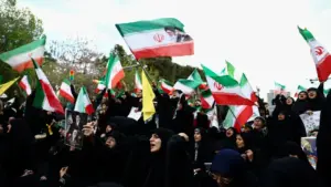 NÓNG: Tổng thống Trump đồng ý hoãn tấn công Iran trong 2 tuần