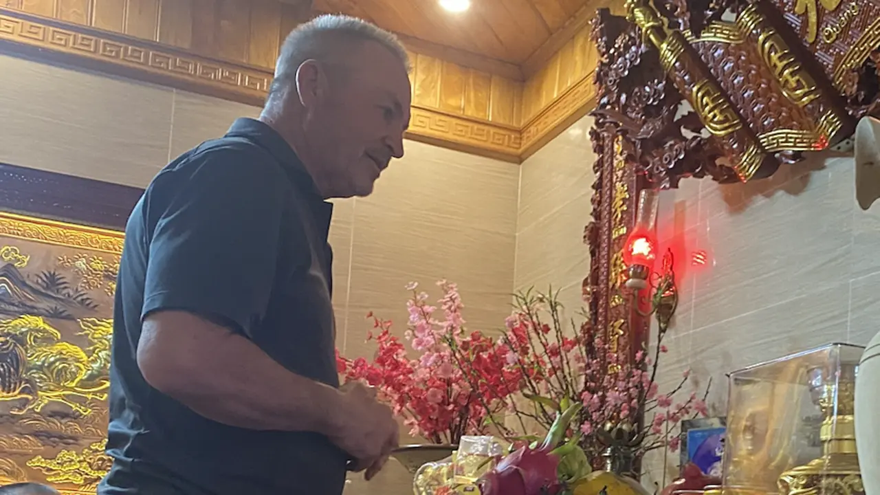 Ông thông gia người Mỹ mê cuộc sống ở Việt Nam