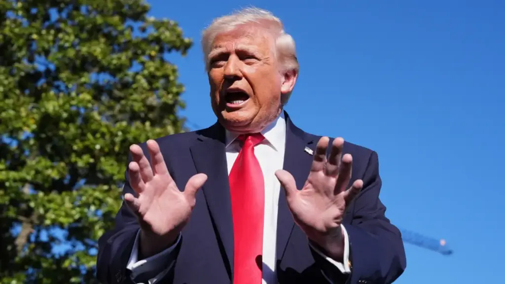 Ông Trump ra lệnh phong tỏa eo biển Hormuz