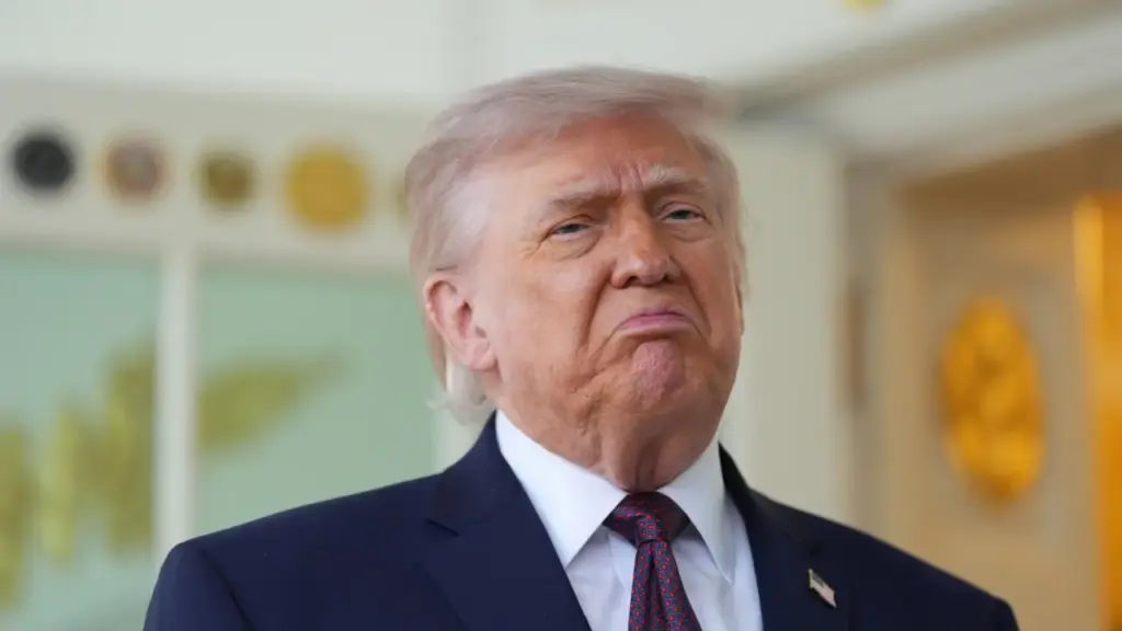 Ông Trump: Tôi không nợ Giáo hoàng lời xin lỗi