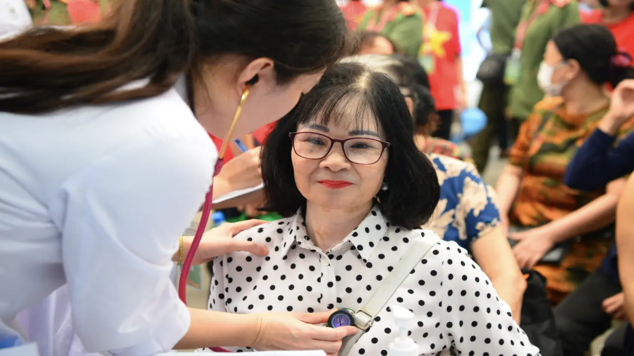 Phát động Ngày Sức khỏe toàn dân, Bộ trưởng cảnh báo 'đừng đợi có bệnh mới đi khám'