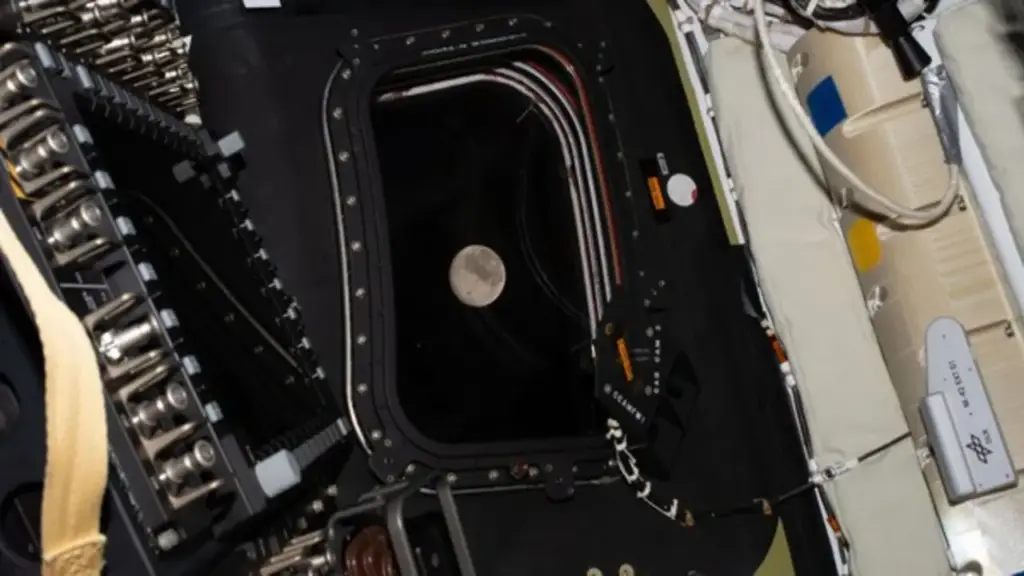 Phi thuyền NASA vào vùng không gian mặt trăng, sắp lập kỷ lục