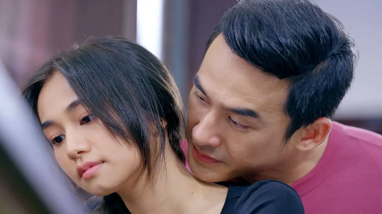 Phim 'Bóng ma hạnh phúc' gây tranh luận