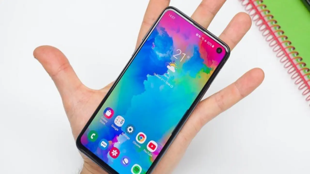 Samsung nói rõ lý do điện thoại màn hình nhỏ biến mất khỏi thị trường