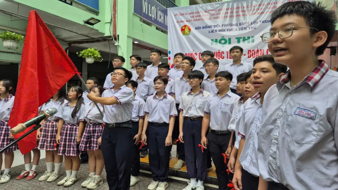 Sân trường TP.HCM rộn ràng với hội thi hát Quốc ca, Đội ca