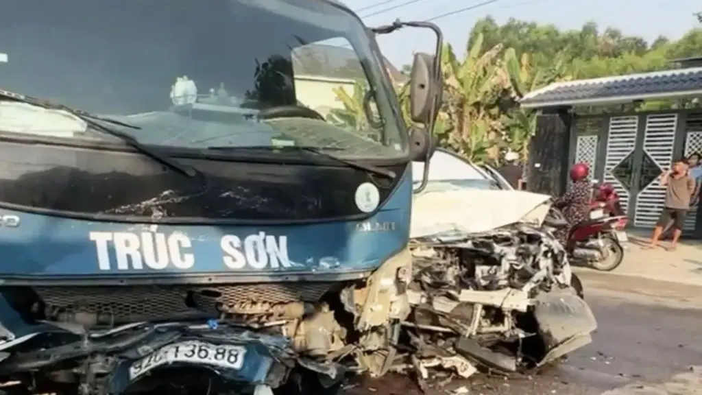 Tai nạn giữa xe tải và ô tô con, 1 người chết