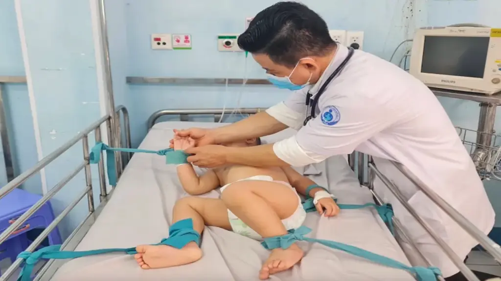 Tay chân miệng chồng sốt xuất huyết, Bộ Y tế khuyến cáo phòng dịch