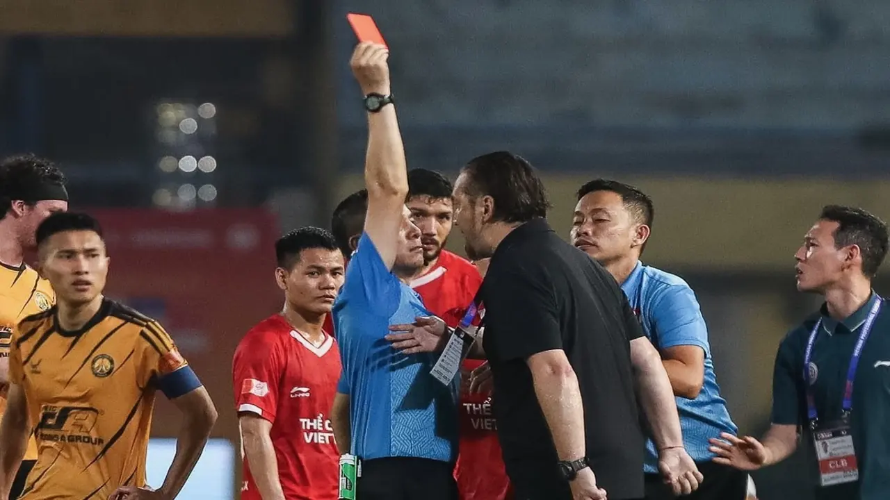 Thể Công - Viettel thắng chật vật Thanh Hóa trong ngày HLV Popov bị thẻ đỏ