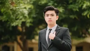 Thủ khoa Olympic Toán toàn quốc viết sách, dạy học từ sớm