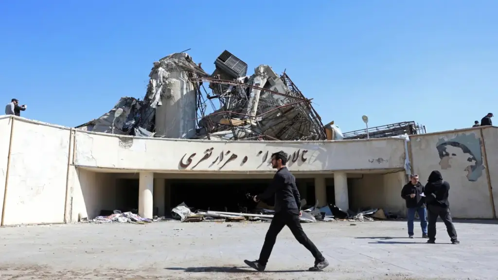 Tin tức thế giới 5-4: Iran đáp trả 'mở địa ngục'; Pháp chuẩn bị cho kinh tế chiến tranh, tăng vũ khí