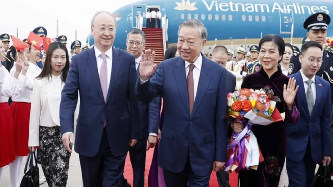 Tổng Bí thư, Chủ tịch nước Tô Lâm và phu nhân bắt đầu thăm Trung Quốc