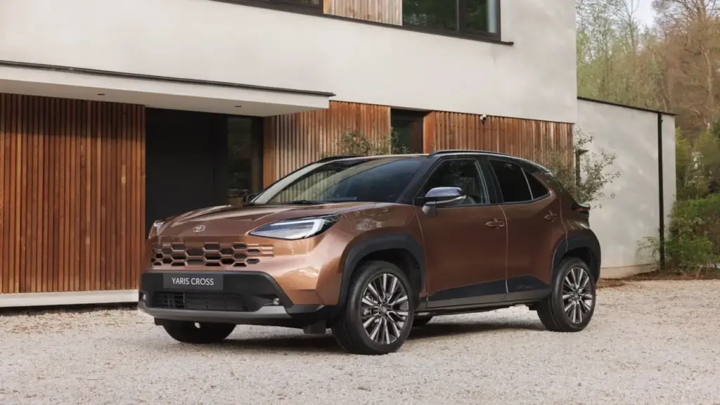 Toyota Yaris Cross 2026 ra mắt: Mặt tiền như Corolla Cross, thêm tính năng an toàn
