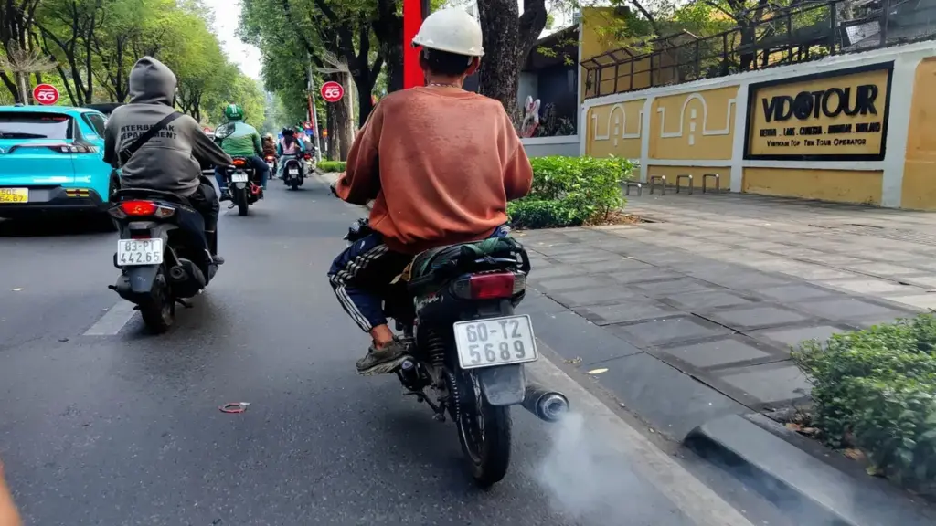 TP.HCM kiểm soát khí thải ô tô, xe máy