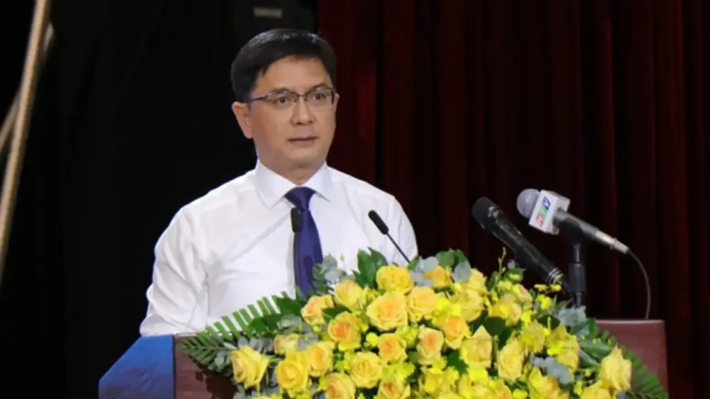 TP.HCM thu ngân sách hơn 800.000 tỉ đồng, phát động thi đua tăng trưởng 2 con số