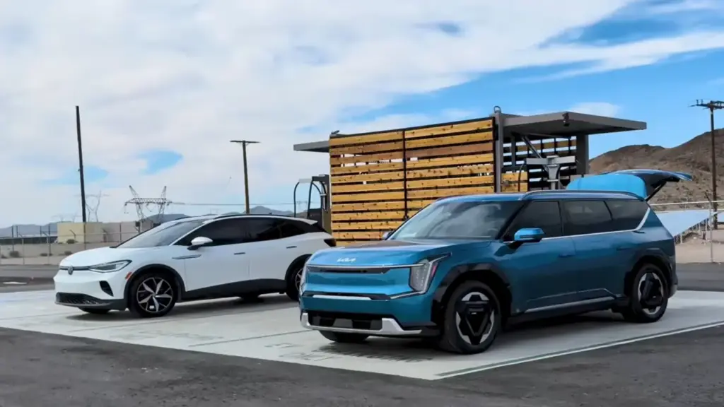 Trạm sạc xe điện '0 đồng' không cần lưới điện vẫn hoạt động 24/7, có phòng nghỉ, không cần ứng dụng