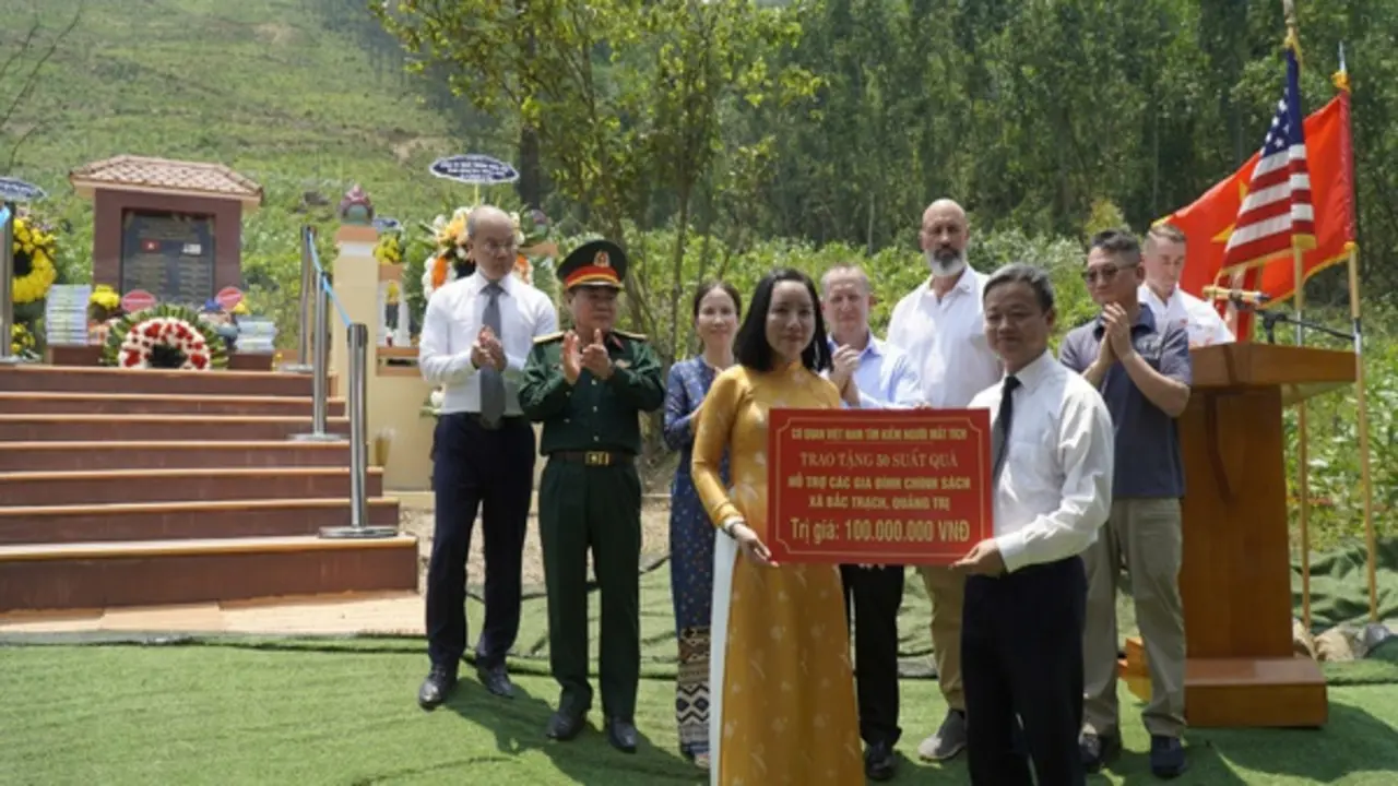 Tưởng niệm 25 năm vụ tai nạn trực thăng làm 16 người hy sinh tại Quảng Trị