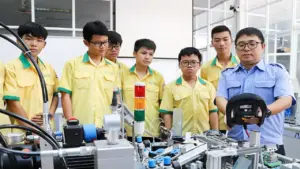 Tuyển sinh cao đẳng, trung cấp: Có thể đăng ký cả trực tiếp và trực tuyến