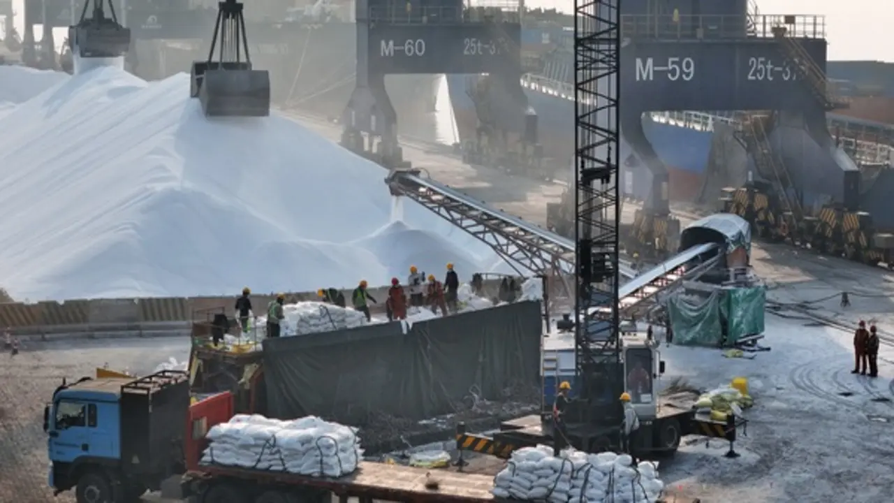 Vì sao chiến sự Trung Đông đẩy giá phân bón tăng ?