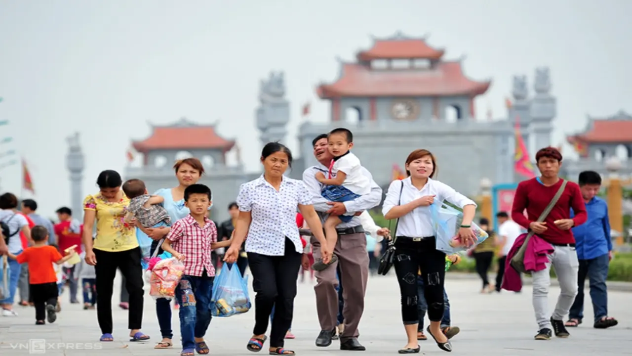 Vì sao nghỉ lễ cứ phải hoán đổi để nối dài?