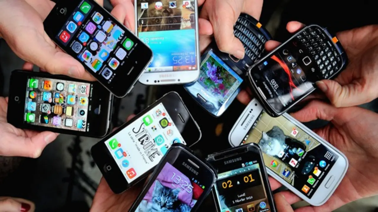 Vì sao smartphone trang bị màn hình LCD dần biến mất?