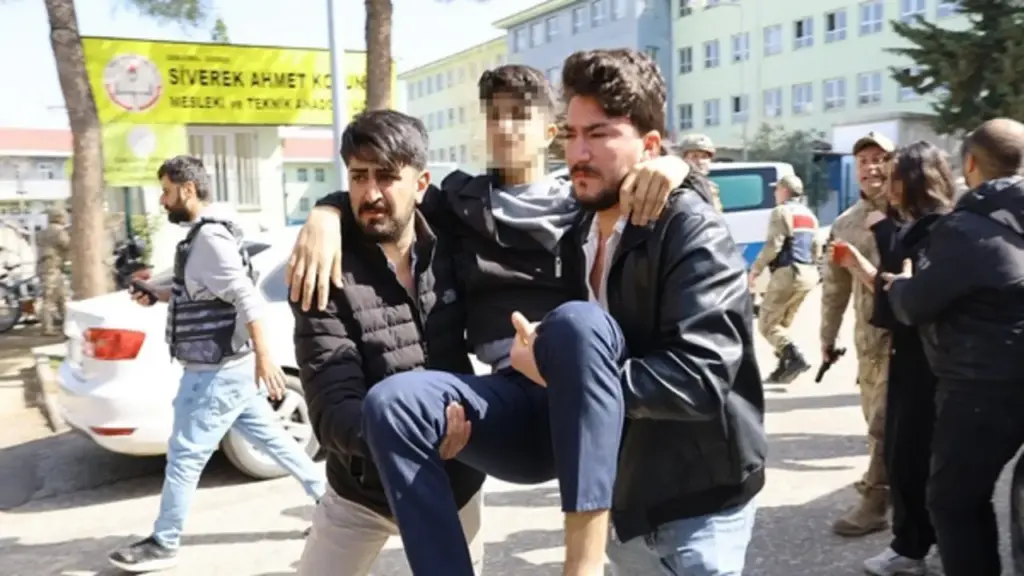 Xả súng ở trường học Thổ Nhĩ Kỳ, 16 người bị thương