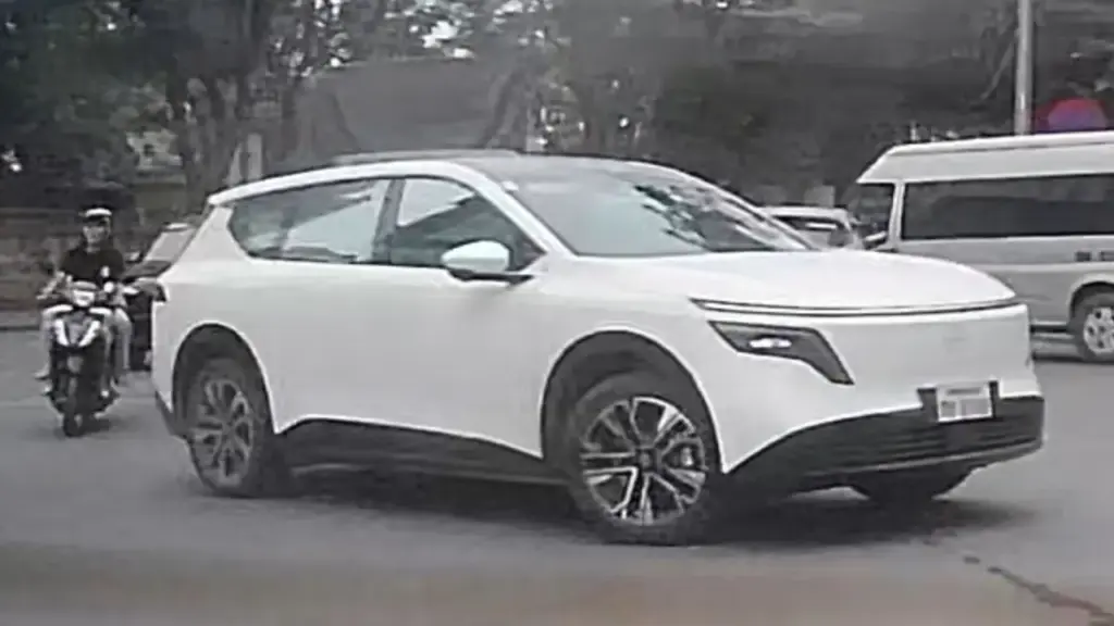Xe điện Nissan NX8 bất ngờ xuất hiện ở Việt Nam: Giá 'siêu rẻ', nhiều công nghệ