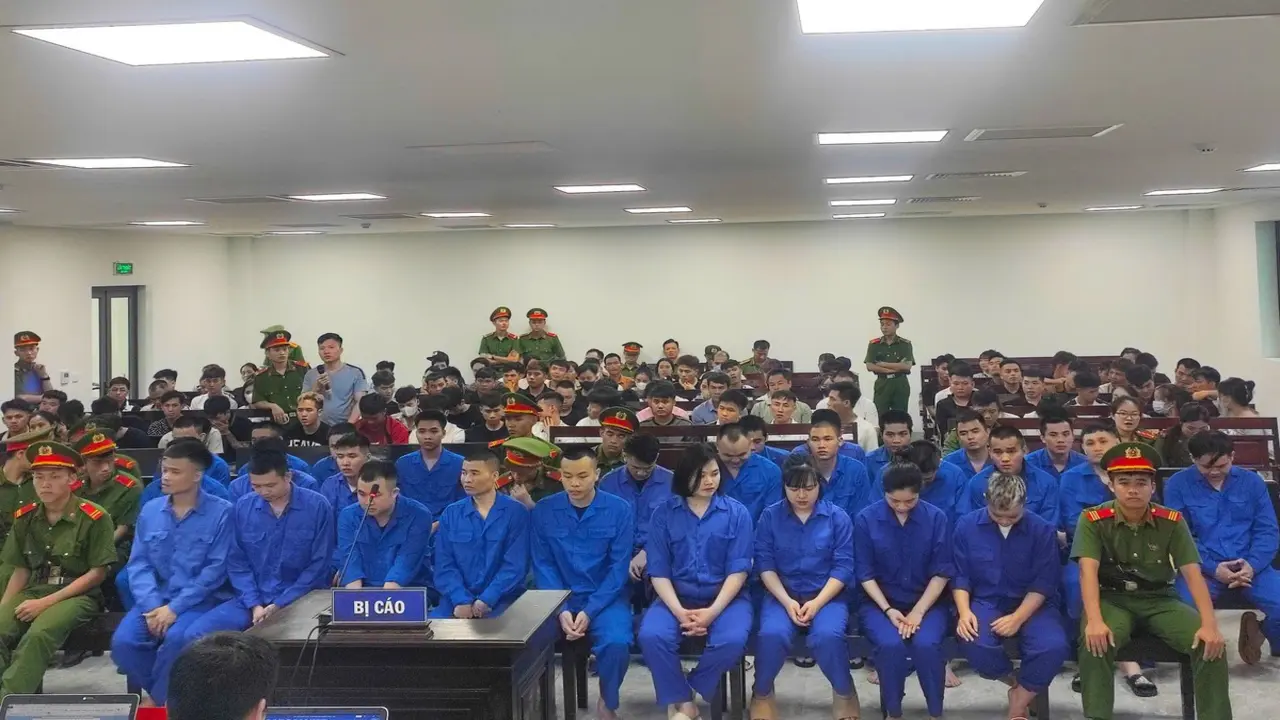 Xét xử 117 bị cáo trong đường dây 'dùng người Việt lừa người Việt'