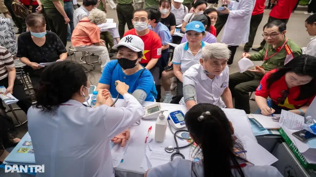 Y bác sĩ gửi nhiều mong ước cho ngày Sức khỏe toàn dân