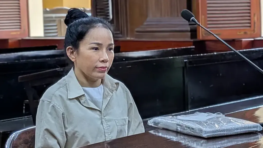 YouTuber Đinh Lan nói 'không biết ai đăng 6 video xúc phạm bà Phương Hằng'